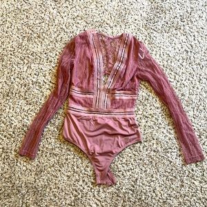 Lulus BRAND NEW WITH TAGS Mauve Lace Bodysuit